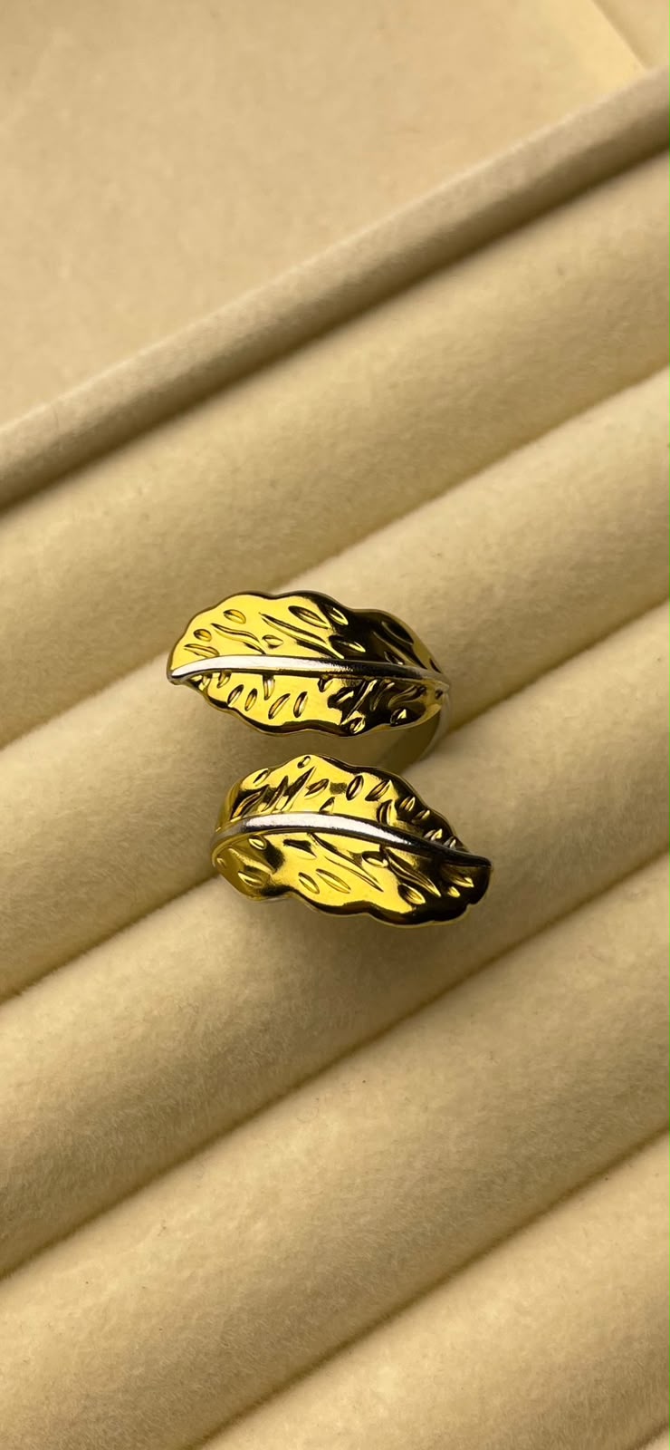 Two tone ring