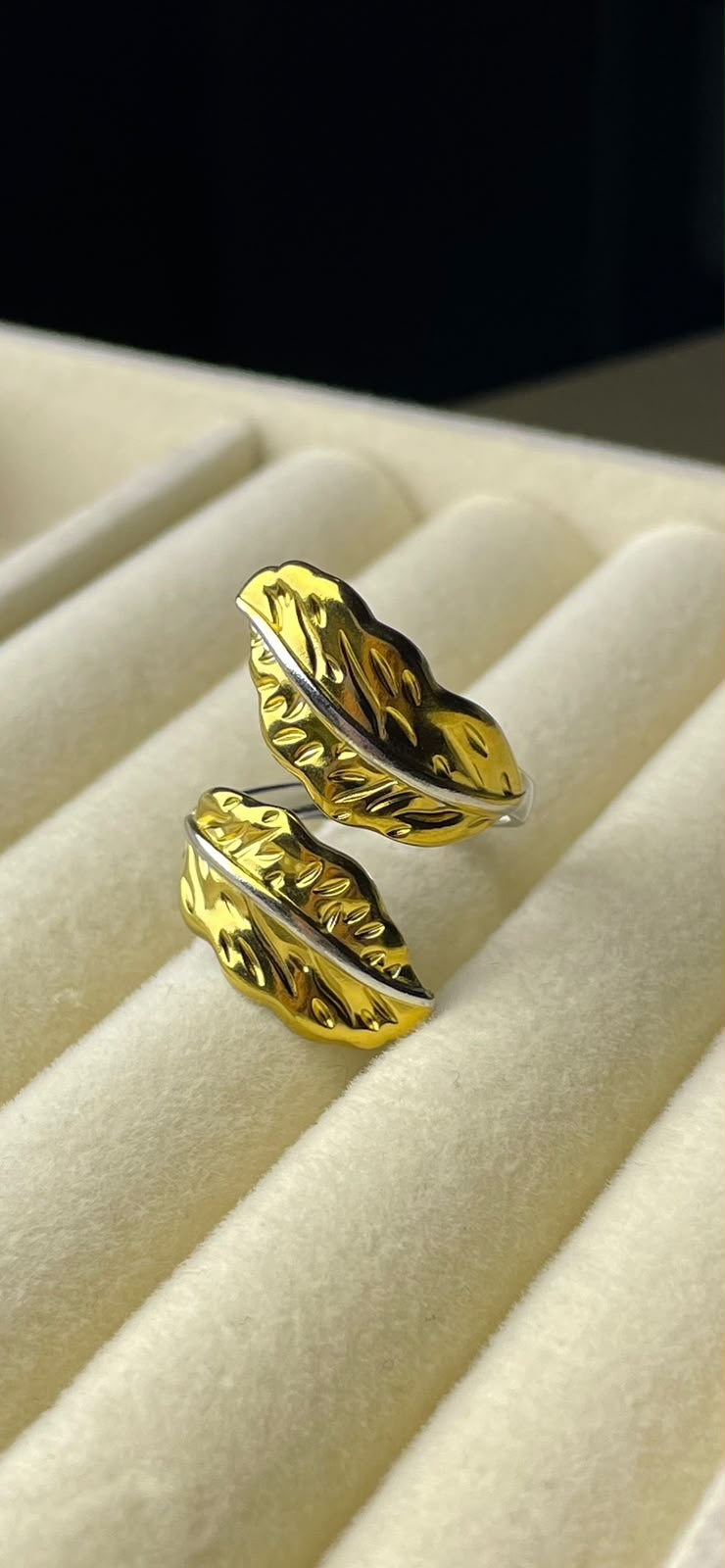 Two tone ring