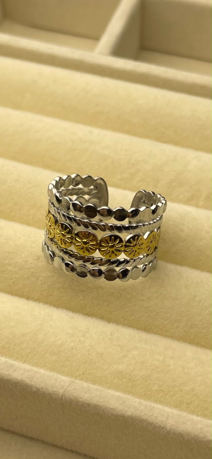Two toned ring